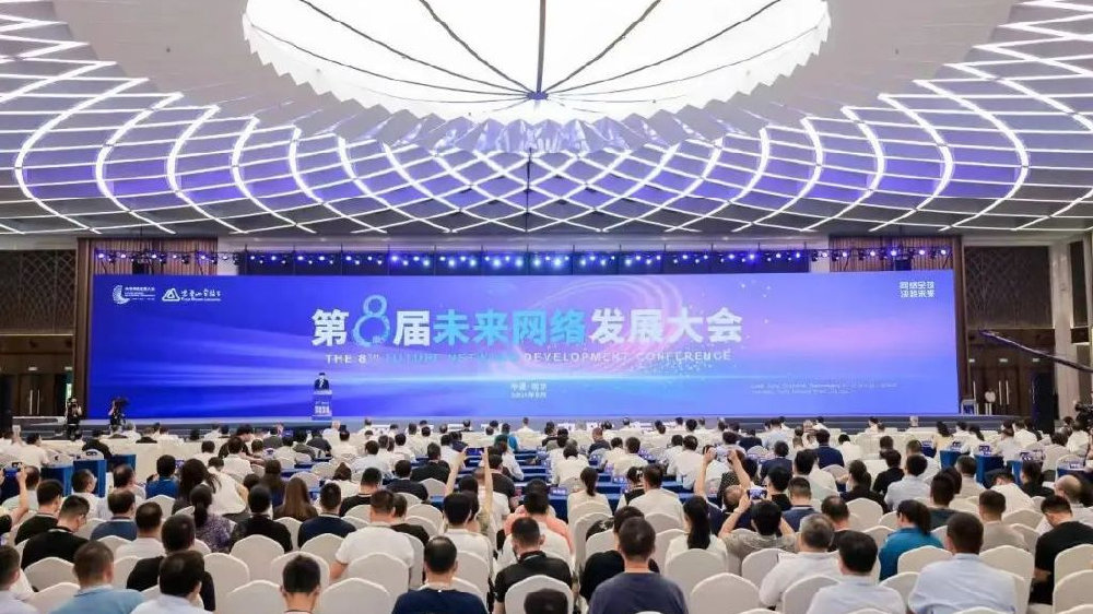 突发新闻：消防员与90多场大火搏斗，发布了“生命危险”红色警报