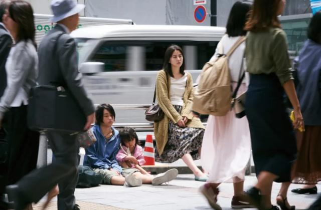 老大哥夫妇在房子里坠入爱河后宣布震惊分手