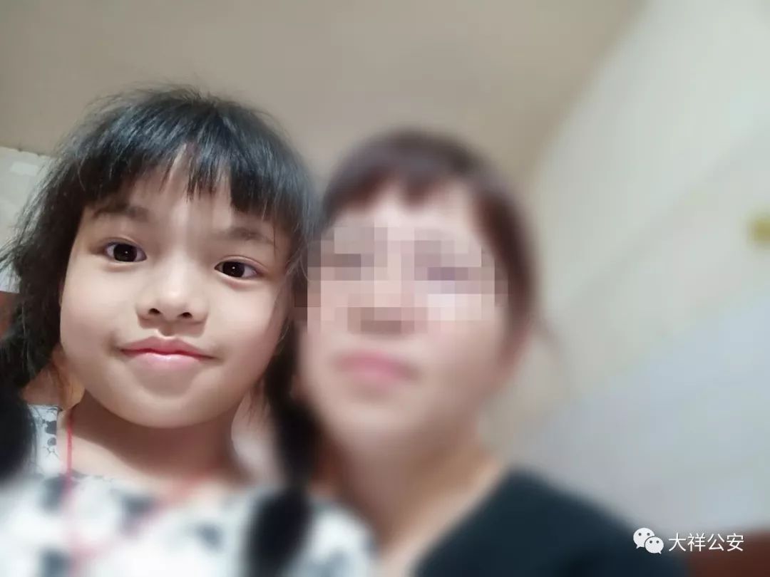 英戈尔德梅尔大篷车大火：两人在悲惨的大火中丧生，其中包括一名10岁的女孩，如图