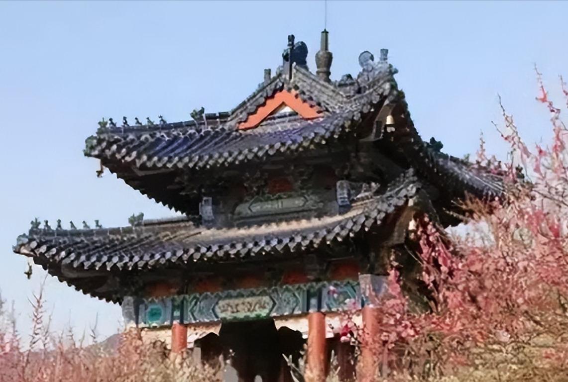 黄石旅游面包车坠毁：汽车变成火球，至少8人死亡