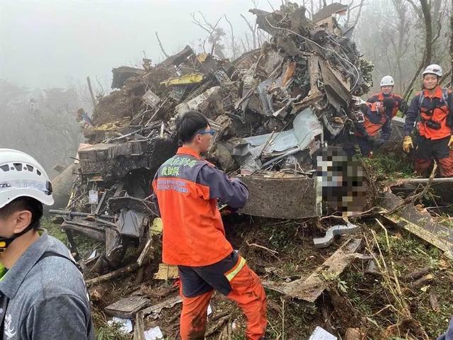 泰国一架警用飞机坠海，机上6人全部遇难